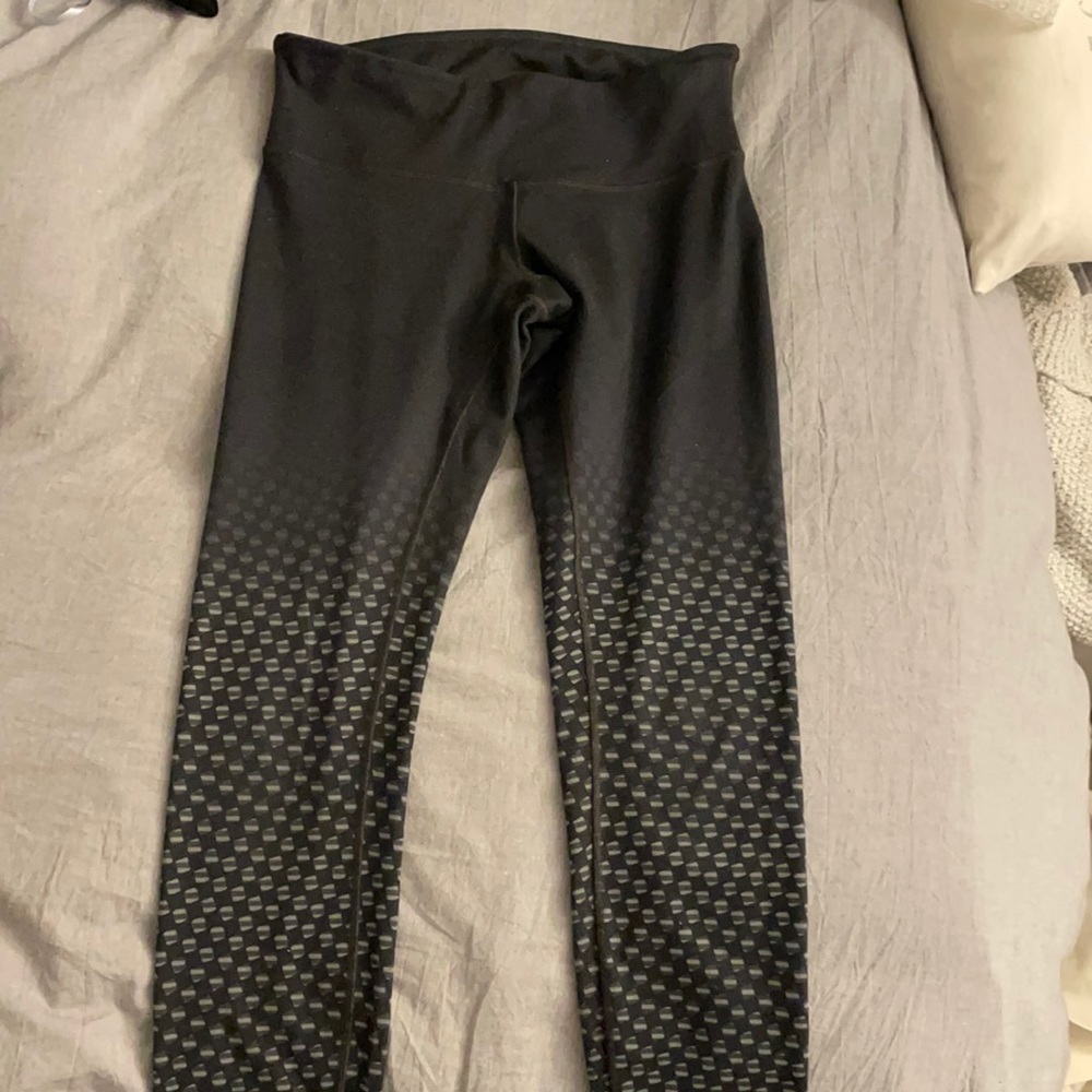 Black w/ pattern ankle length leggings from Lululemon